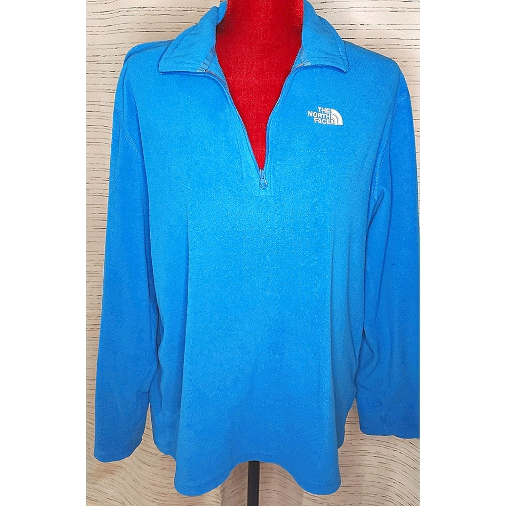 Beautiful blue North Face pullover Medium